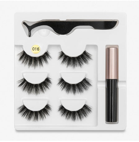 A Pair Of False Eyelashes With Magnets In Fashion - XMART