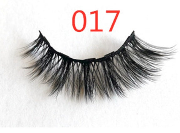 A Pair Of False Eyelashes With Magnets In Fashion - XMART