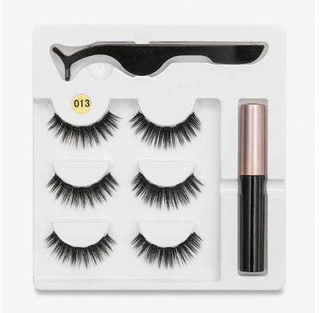 A Pair Of False Eyelashes With Magnets In Fashion - XMART