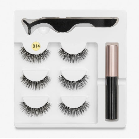 A Pair Of False Eyelashes With Magnets In Fashion - XMART